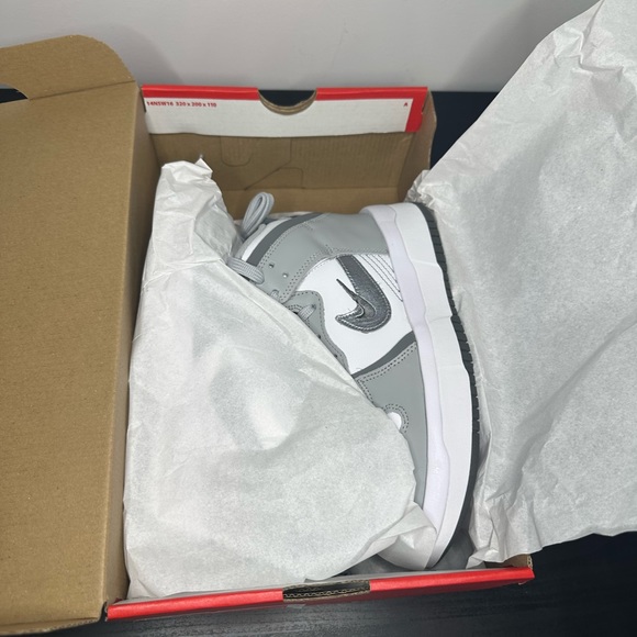 New Nike WMNS Dunk High UP Light Smoke Grey DH3718-106 Size:6 - Picture 7 of 10